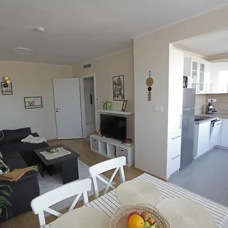 Superb With Incredible View At The Location Apartment *